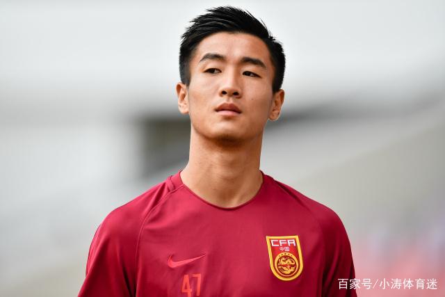 哈兰德女友晒合影：他的梦想成真了 为他感到骄傲(图)